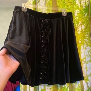 HOT TOPIC black fall goth skater velvet corset bow lace up skirt with pockets